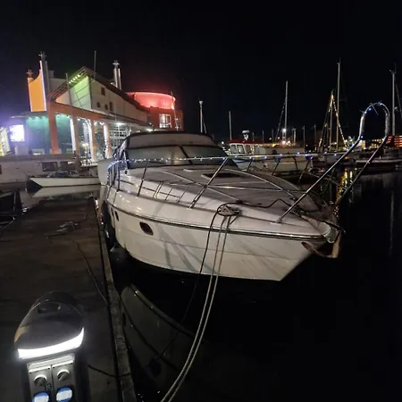 Botel Prinsessan I Lilla Bommen *
