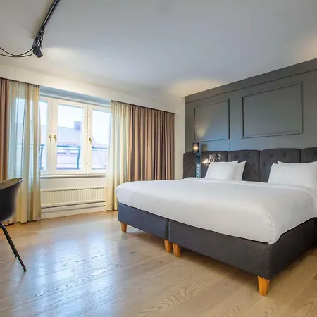 Radisson Blu Scandinavia Hotel, Otel 4*
