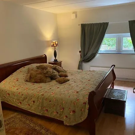 Mysig Laegenhet Med Villakaensla