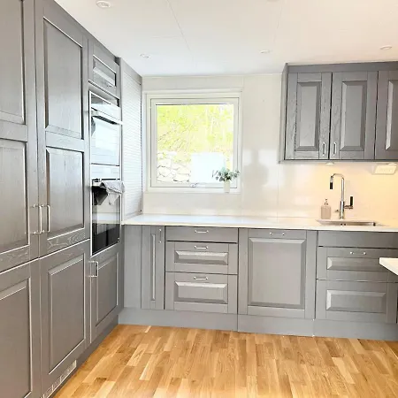 For Workers & Family - 6br - 2 Bath 别墅