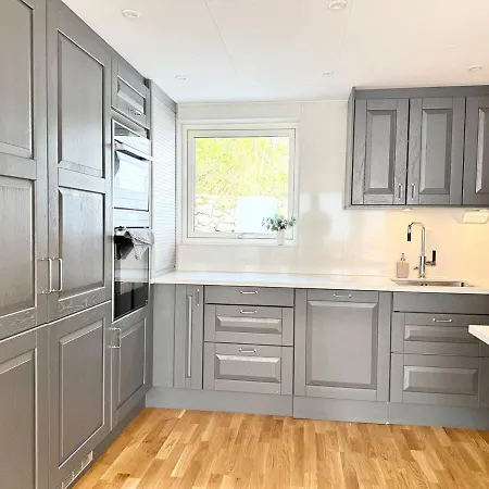 For Workers & Family - 6br - 2 Bath 别墅 *