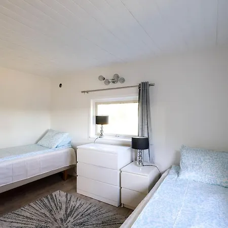 3 - 16 Beds - Views - Villa