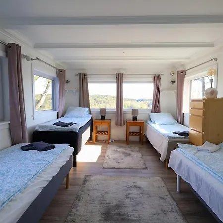 3 - 16 Beds - Views - Villa Gothenburg