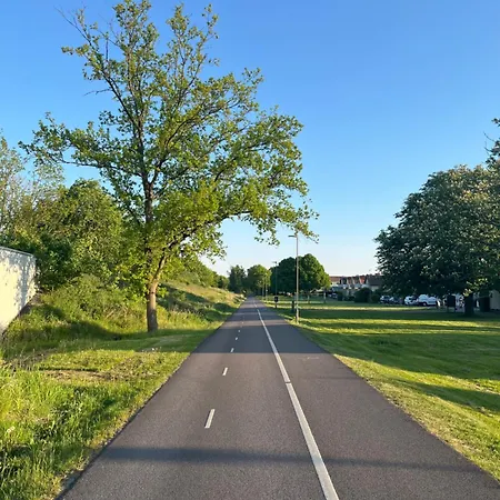 Lägenhet Modernt Boende, Fri Parkering & Bra Foerbindelser *