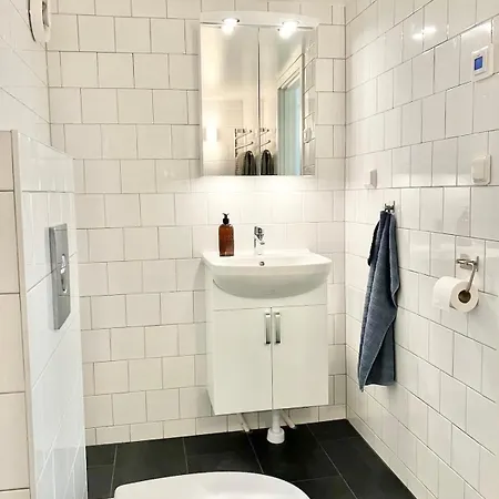 Modernt Boende, Fri Parkering & Bra Foerbindelser Appartamento