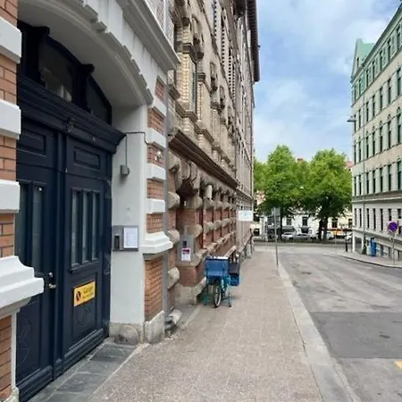 Laegenhet Med 6 Sovplatser I Centrala Goeteborg! *