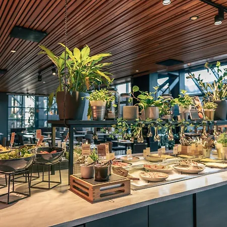 Quality 11 & Eriksbergshallen Otel 4*