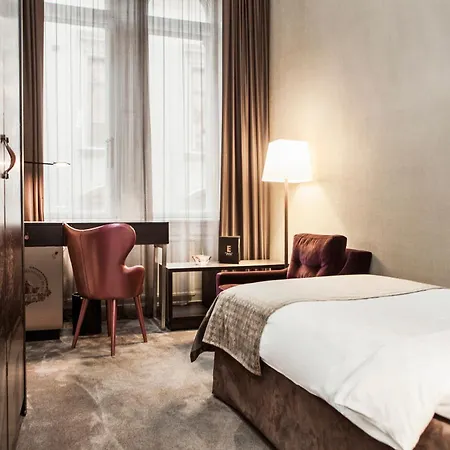 Elite Plaza Hotel 4*