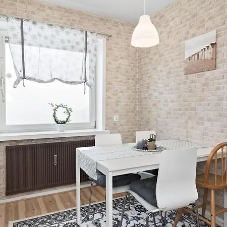 아파트 Cozy Near Volvo Cars *