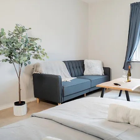 דירה Stylish, Close To Tram & Shops גטבורג