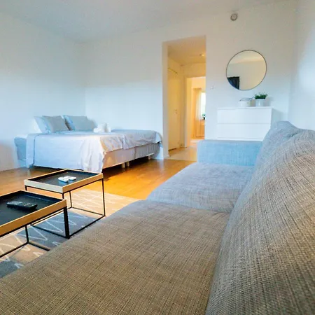 Welcoming Near Cafes, & Tram Lines Göteborg