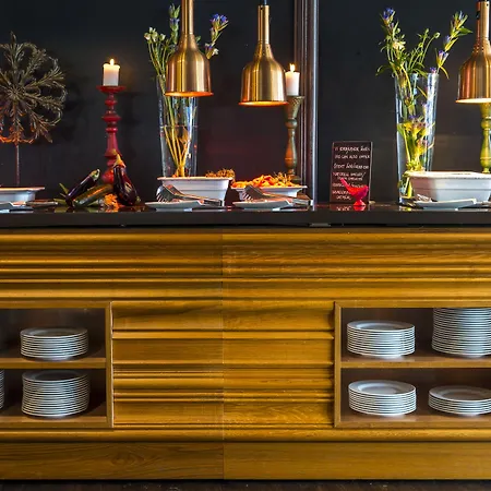 Отель Radisson Blu Riverside 4*