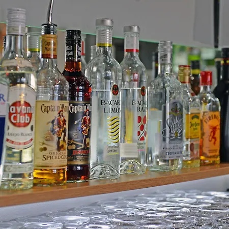 Hostel Spoton & Sportsbar