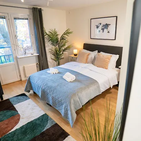 Earth-toned Studio, Near Haga & Jaerntorget Daire