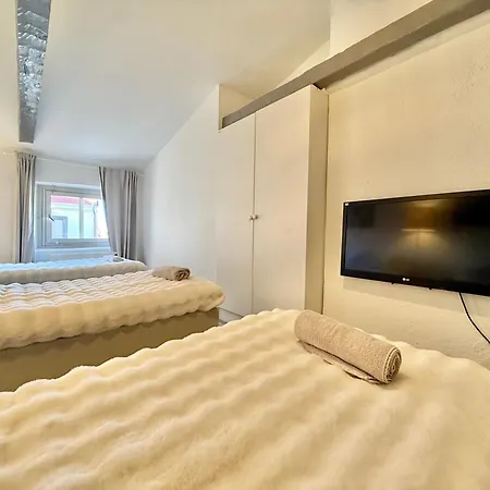 Villa Worker & Families Dream In The Heart Of