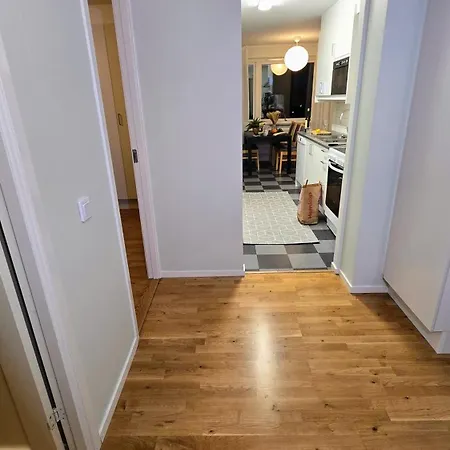 Bright 3-bedroom With Balcony * Göteborg