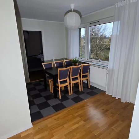 Apartman Bright 3-bedroom With Balcony Göteborg