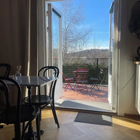 Ewa & Maude Hotel 2*