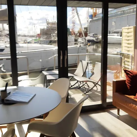 Båthotell La Mare 3*