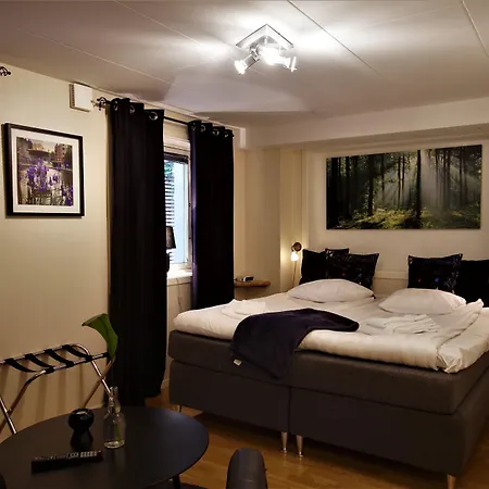 Treetop Hangout & 3* Gothenburg