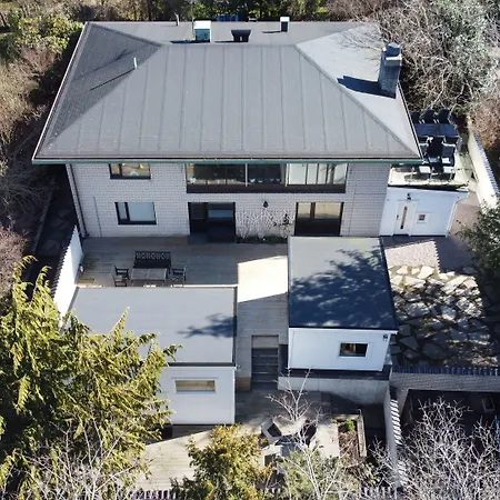 Tg Oasis Oergryte & *