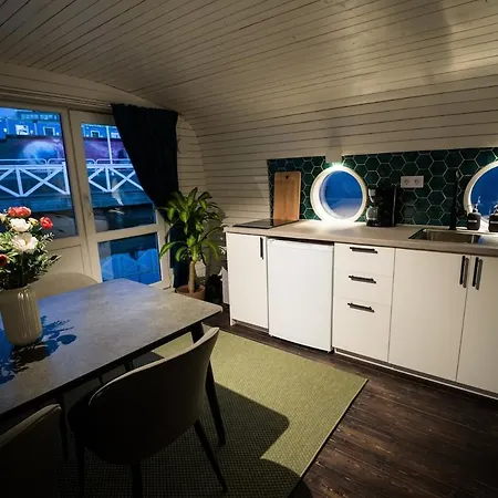 Unique Houseboat Experience In Tatil Evi *