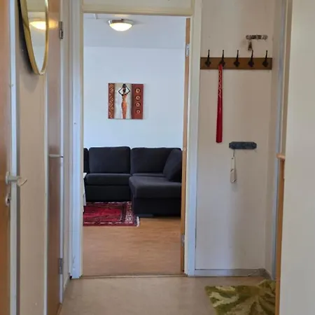 Cozy 15 Min From Volvo Cars Appartement *