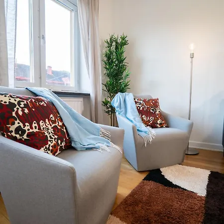 Large 2br - Scandinavian Design - Balcony