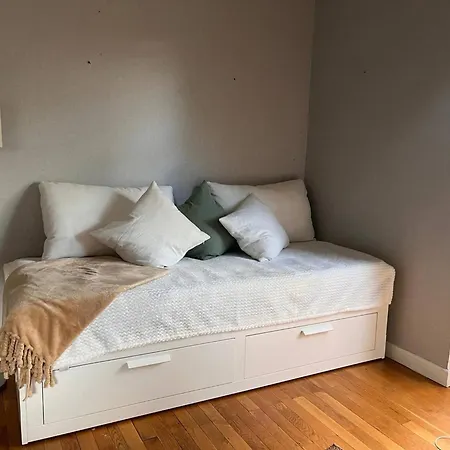 Апартаменты Cozy 3rd Floor In Quiet Area *