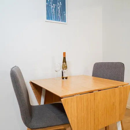 Warm Modern In The Heart Of Linne & Haga شقة