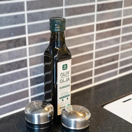 Large 2br - Scandinavian Design - Balcony