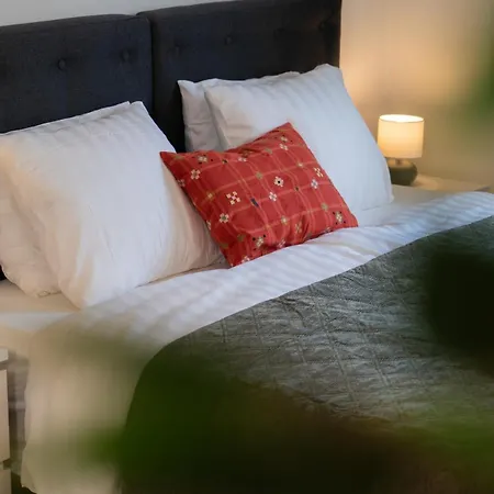 Large 2br - Scandinavian Design - Balcony *