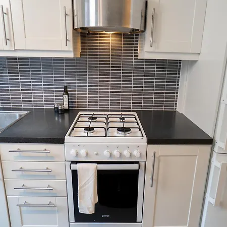 Large 2br - Scandinavian Design - Balcony Apartament *