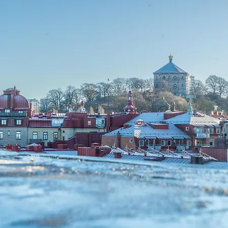 Floor With Rooftop, 1br In Great Location Göteborg