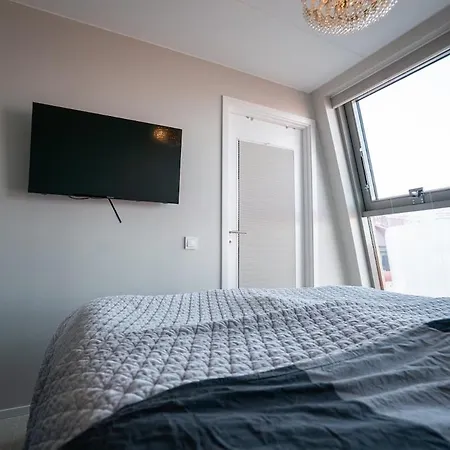 Apartman Floor With Rooftop, 1br In Great Location Göteborg