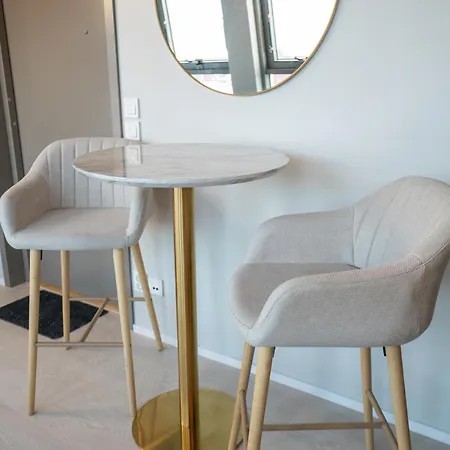 Apartment Floor With Rooftop, 1br In Great Location Gothenburg