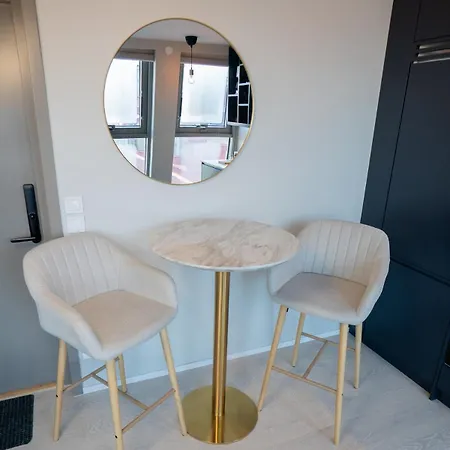 Floor With Rooftop, 1br In Great Location * Göteborg