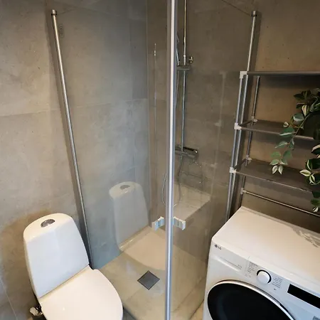 Floor With Rooftop, 1br In Great Location Apartman *