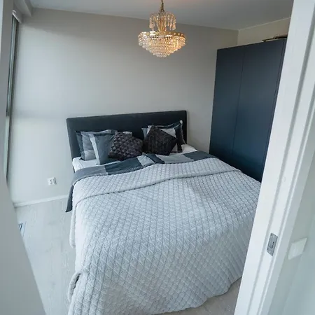 Floor With Rooftop, 1br In Great Location Apartman *