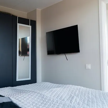 Floor With Rooftop, 1br In Great Location * Göteborg