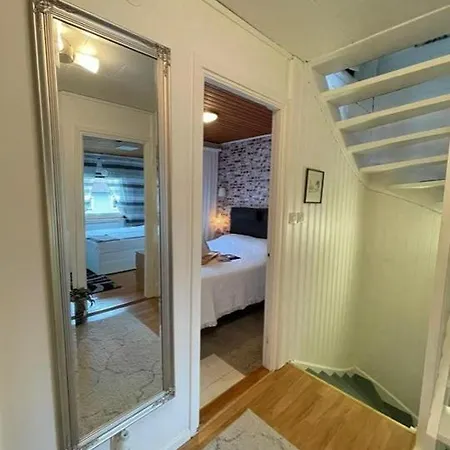 Cozy For Big Travel Group Close To Volvo Villa