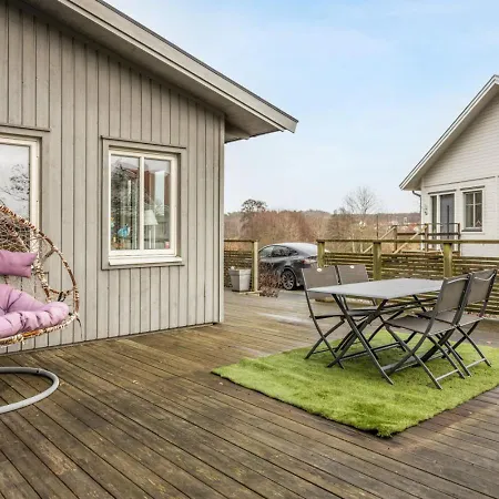 Vakantiehuis Modern House Near Hastevik And Lovely Nature