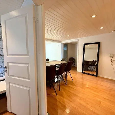 Workers - 5 Bedroom - 2 Bath - Volvo - Parking *