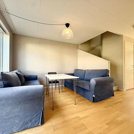 Holiday home Business Groups - 4 Bedrooms - 7 Beds - Near Volvo