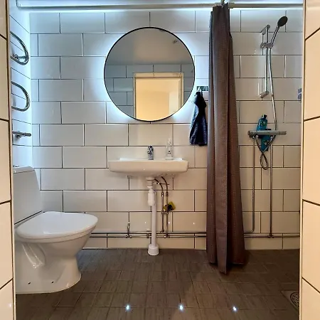 Workers Basement - 3 Bedroom - 6 Beds - 2 Baths - Parking - Volvo