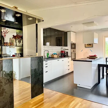 Workers - 4br - 4 Beds - Parking - Near Volvo * غوتنبرغ