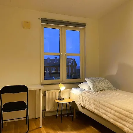 Three Floors Workers