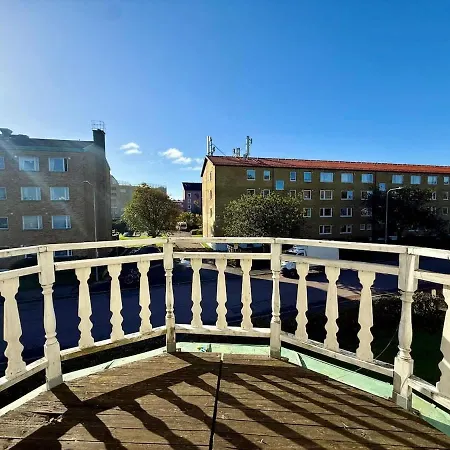 The Workers In Semesterbostad