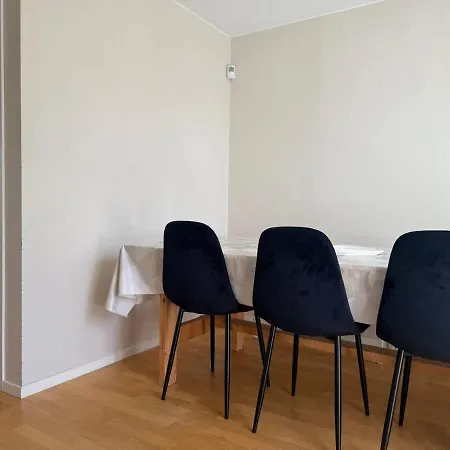 Holiday home Business Groups - 4 Bedrooms - 7 Beds - Near Volvo Gothenburg