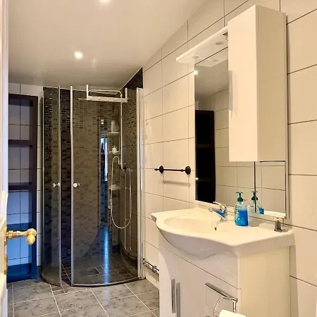 Workers - 4br - 4 Beds - Parking - Near Volvo 예테보리